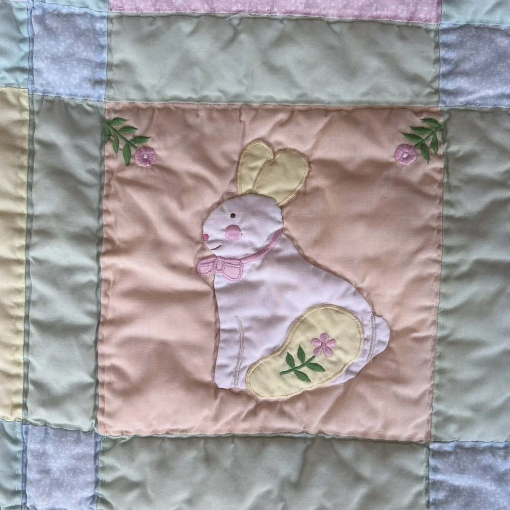 VTG House of Hatten Pastel Baby Quilt Blanket Animals 46x35 Nursery EUC